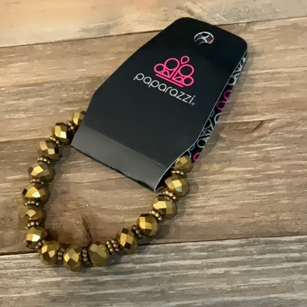 ❄️ Paparazzi } Metallic Gold Bracelet